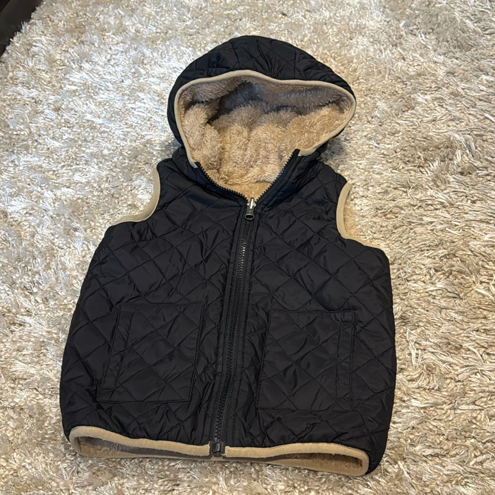 ZYIA Active Reversible Puffer Vest - Kids Size 4-5